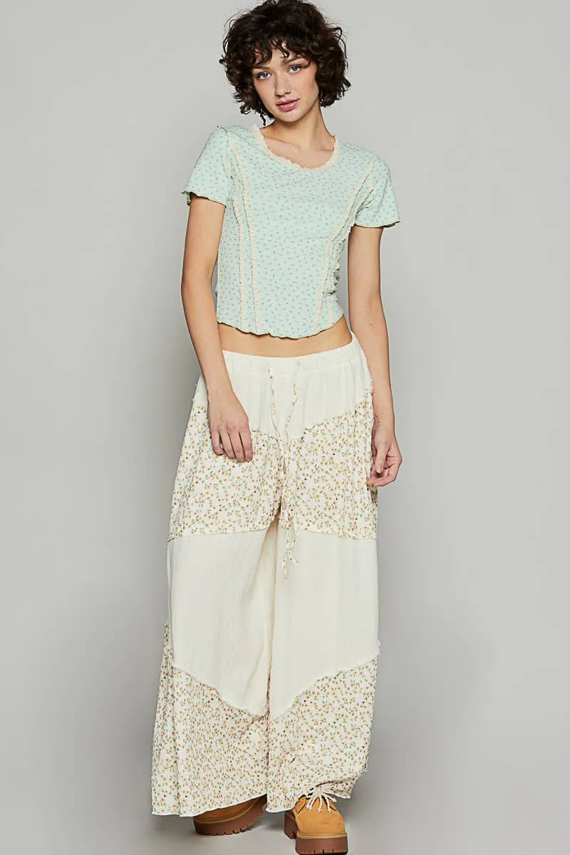 Round neck short sleeve cropped knit top