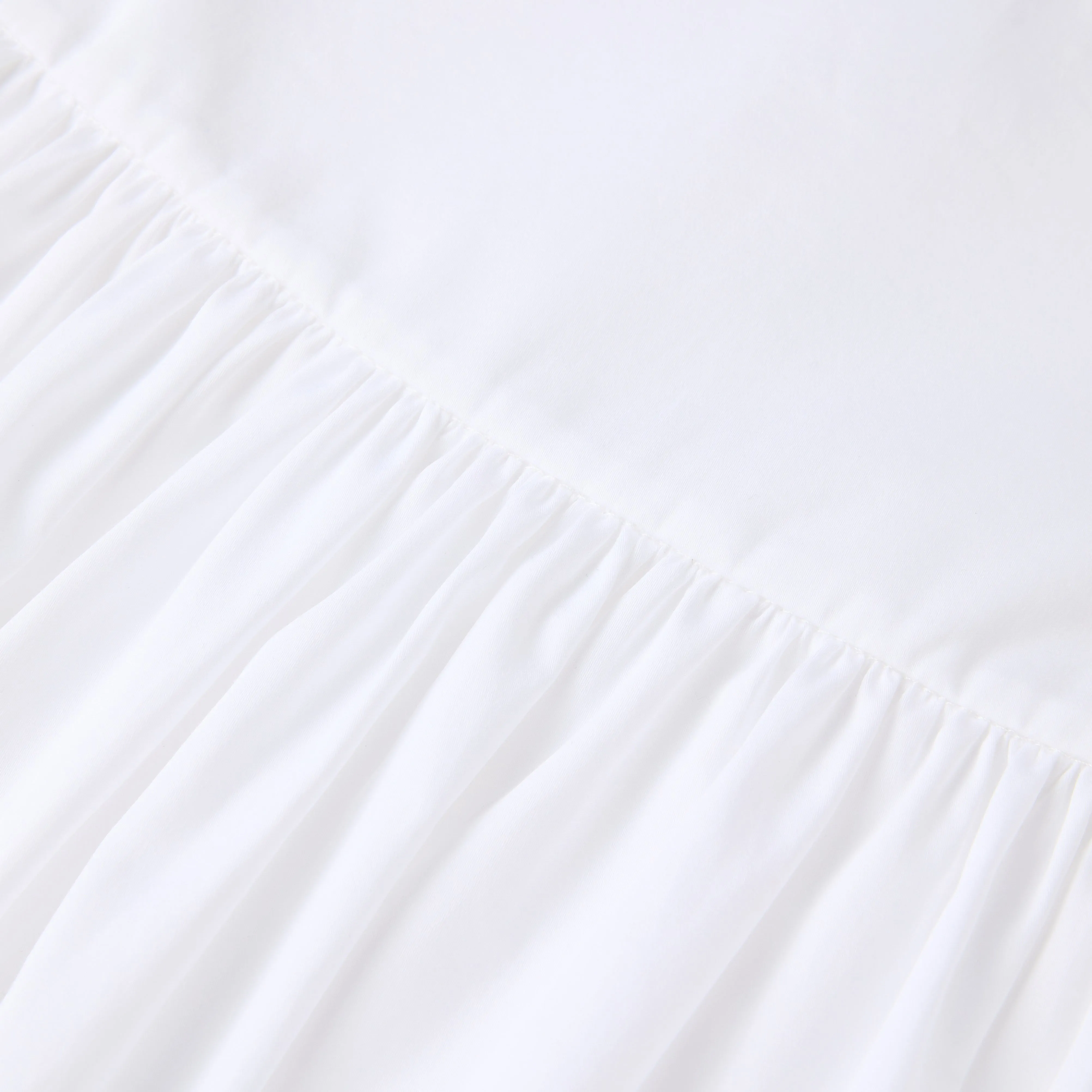 SERENE WHITE PLEATED SKIRT