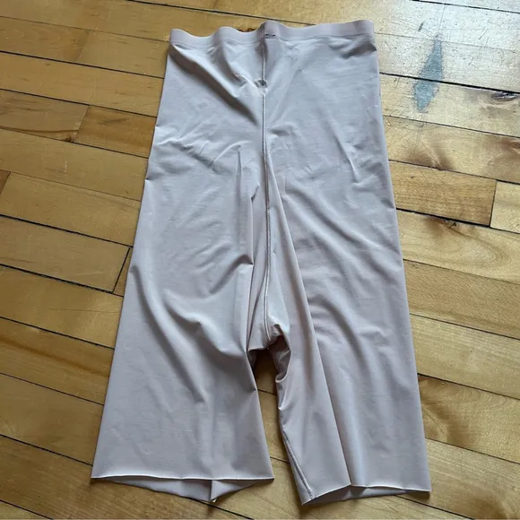 Spanx Sz M Nude High Waist Sculpt Shapewear Short