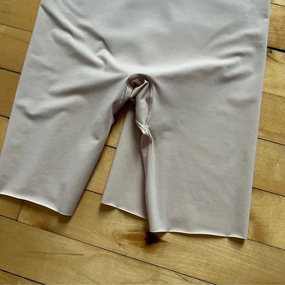 Spanx Sz M Nude High Waist Sculpt Shapewear Short