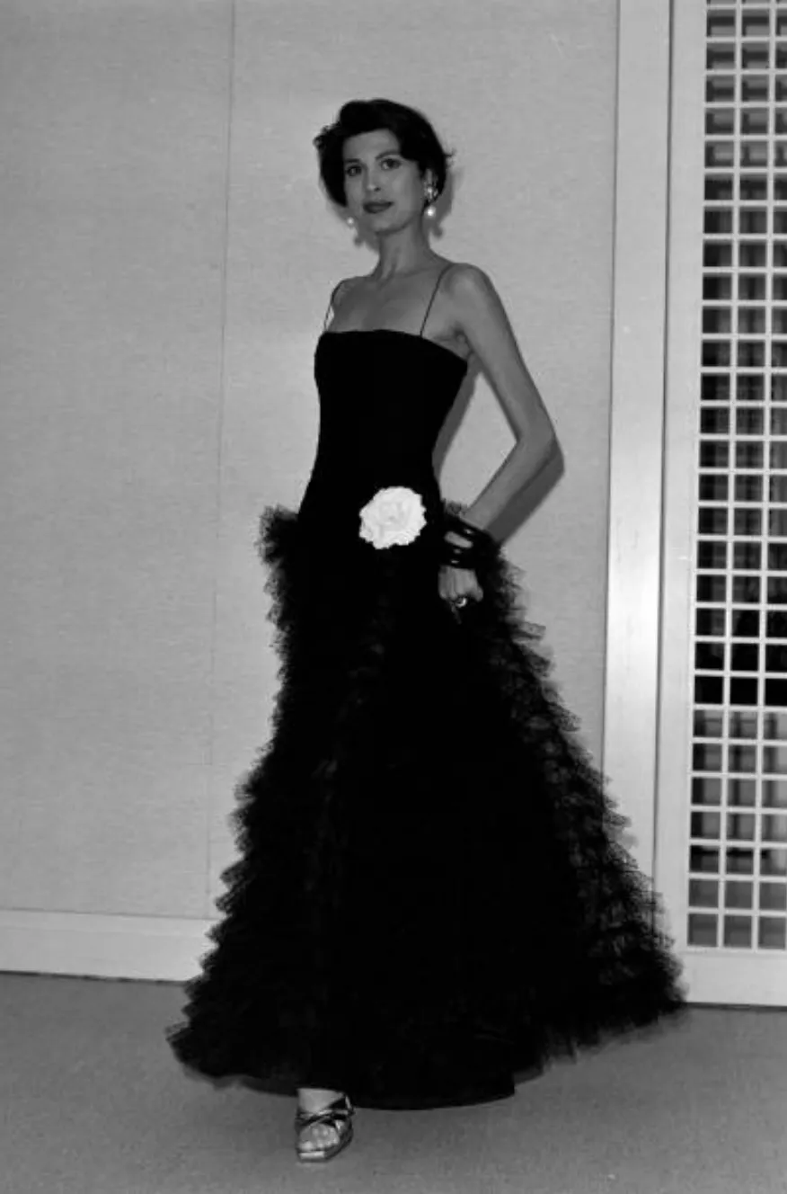 Spring 1993 Oscar de la Renta Black Silk Chiffon & Net Dress w Ruffled Skirt