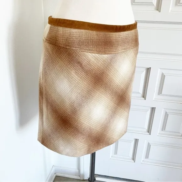Tahari Tan Brown Cream Plaid Skirt Suede &amp; Buckle Details