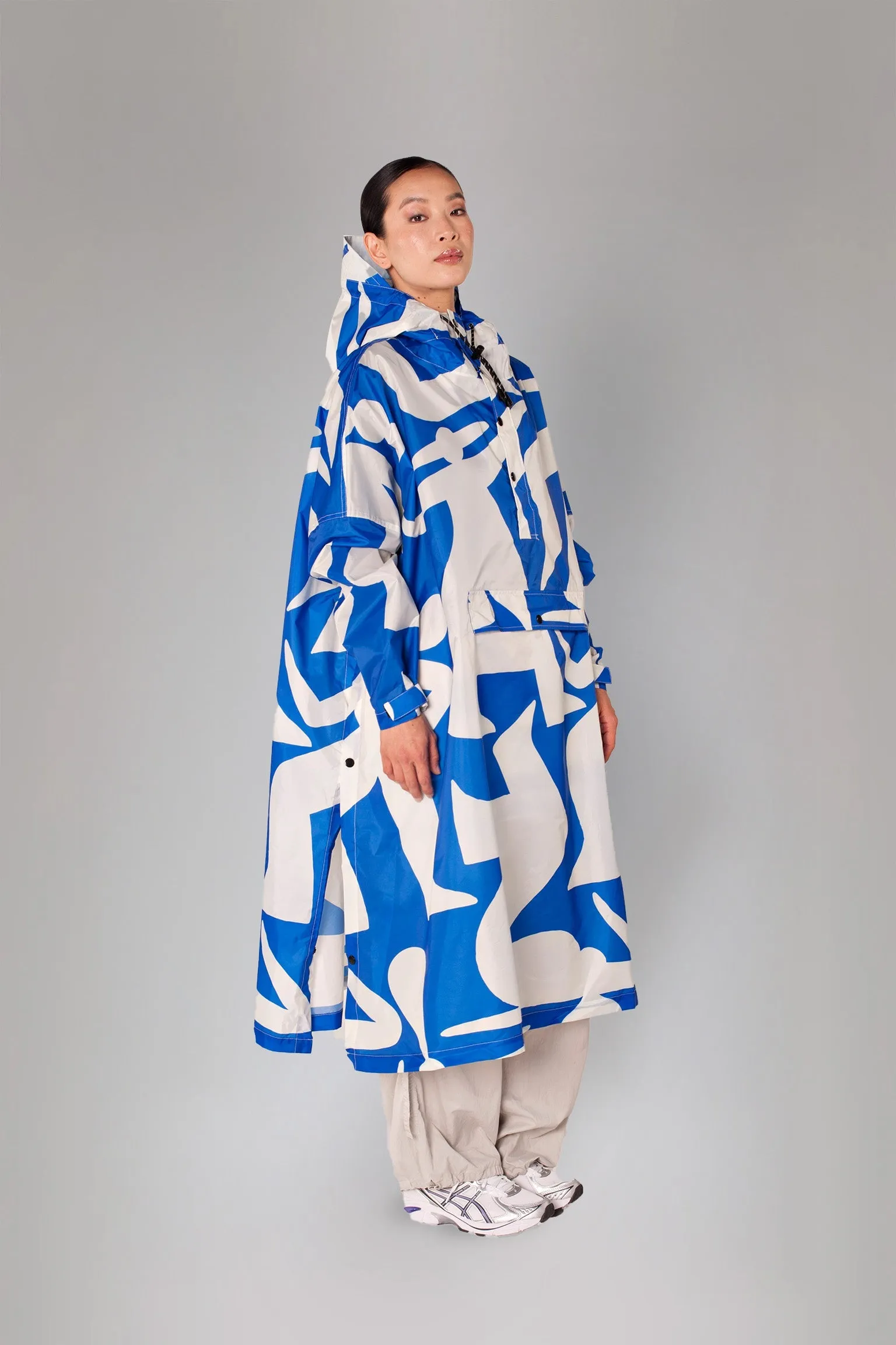 Timo Kuilder 'Blue Dance' Rain Poncho