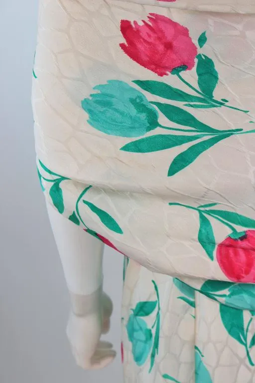 TRAVILLA White Silk Ruffled Gown with Floral Motif and Wrap Size 8-10