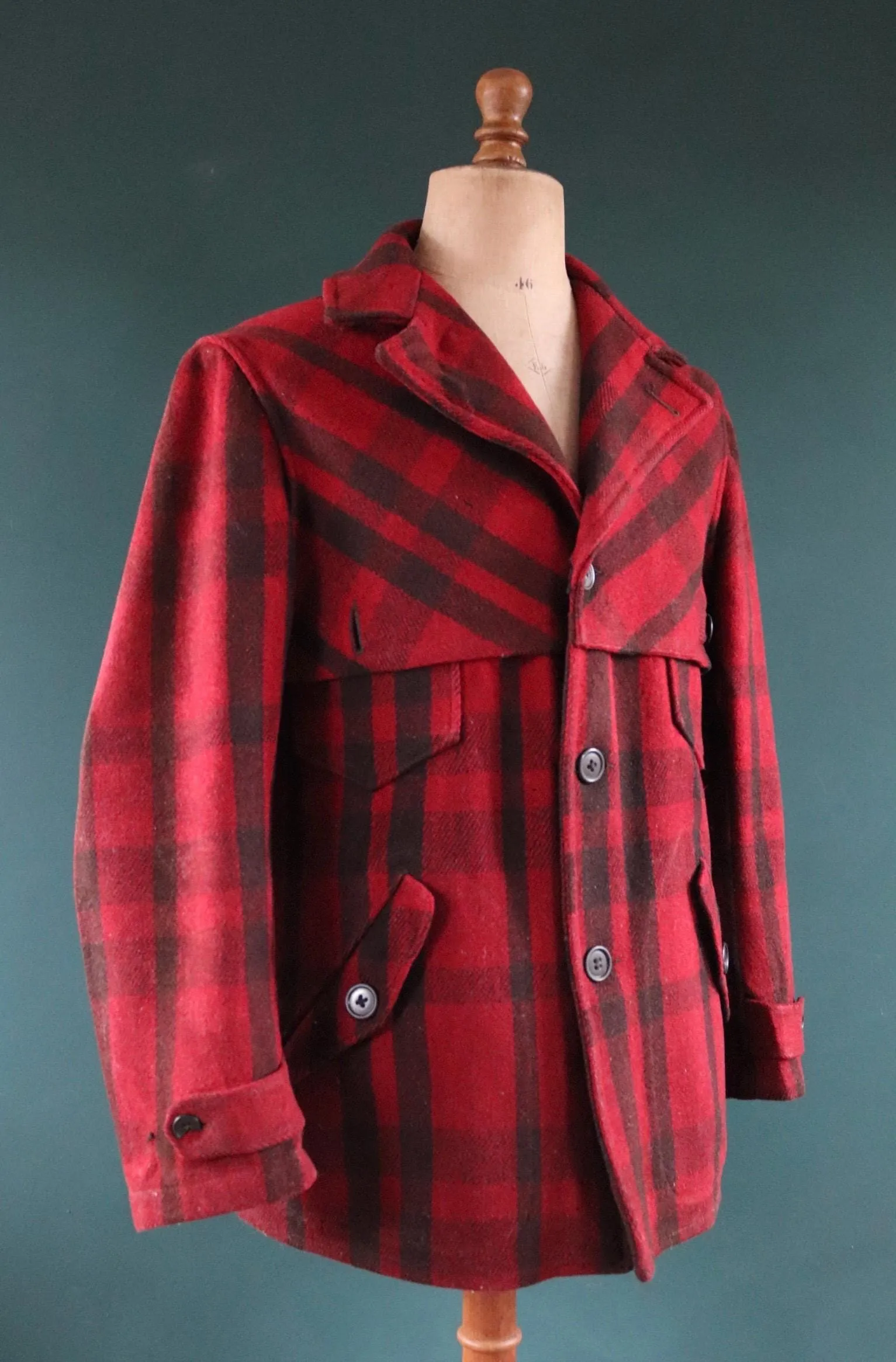 Vintage 1930s 40s wool workwear jacket - red black buffalo plaid - JC Penney - hunting mackinaw - 45” chest