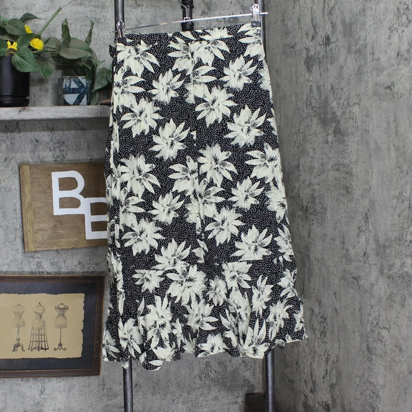 Whistles Women's Woven Starburst Floral Wrap Midi Skirt 31152 Black Multi 6