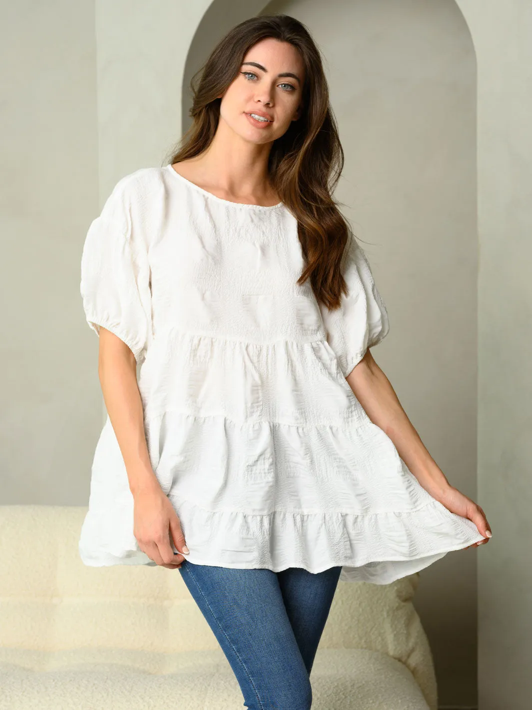WOMEN'S SEERSUCKER PLAID WITH KEYHOLE DETAIL ON BACK SHORT BAND SLEEVE TOP