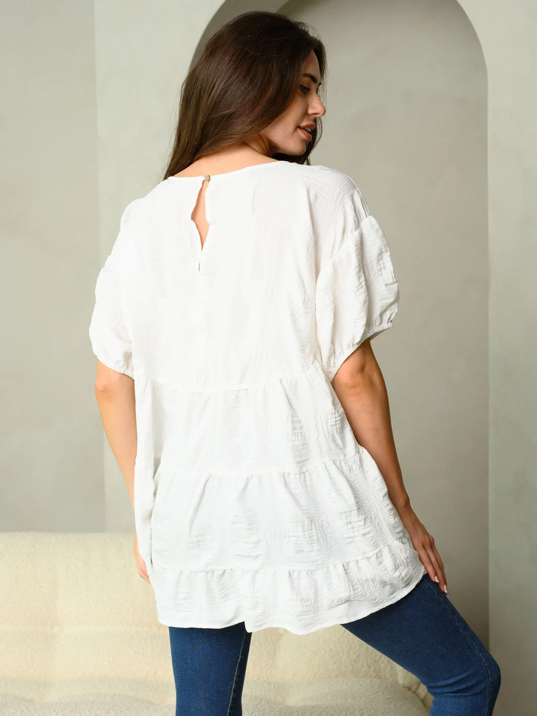 WOMEN'S SEERSUCKER PLAID WITH KEYHOLE DETAIL ON BACK SHORT BAND SLEEVE TOP