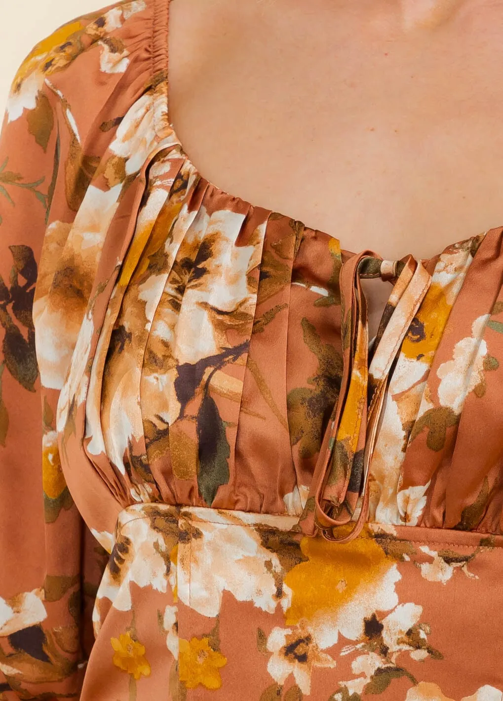 WOMEN'S SHORT SLEEVE SMOCK FLORAL BLOUSE