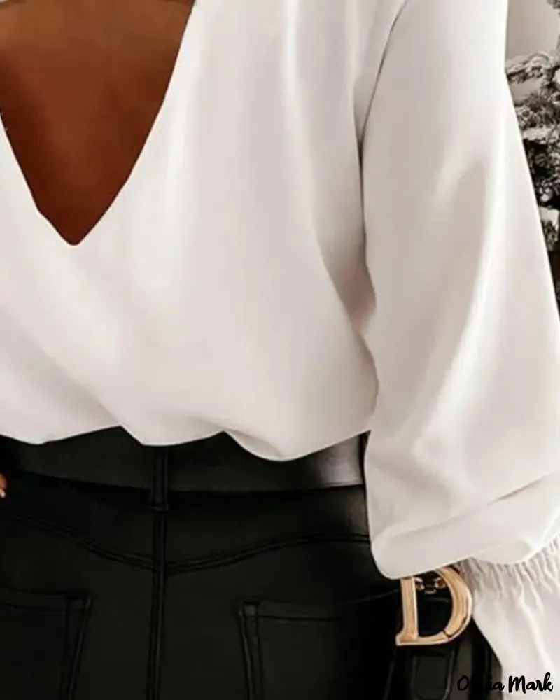Xieyinshe - Long sleeve V-back top with criss-cross bead decor