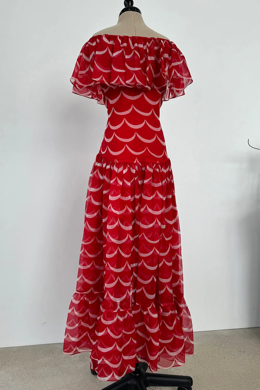 Yves Saint Laurent Spring 1980 Red Silk Organza - to 15" W
